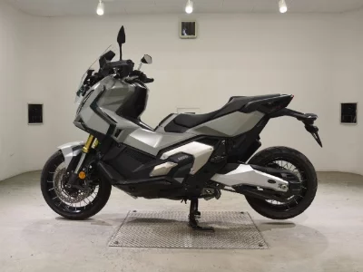 Honda X-ADV750-2