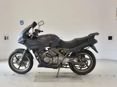 Honda  XELVIS (SHO LOUIS  NOT EQUIPPED )