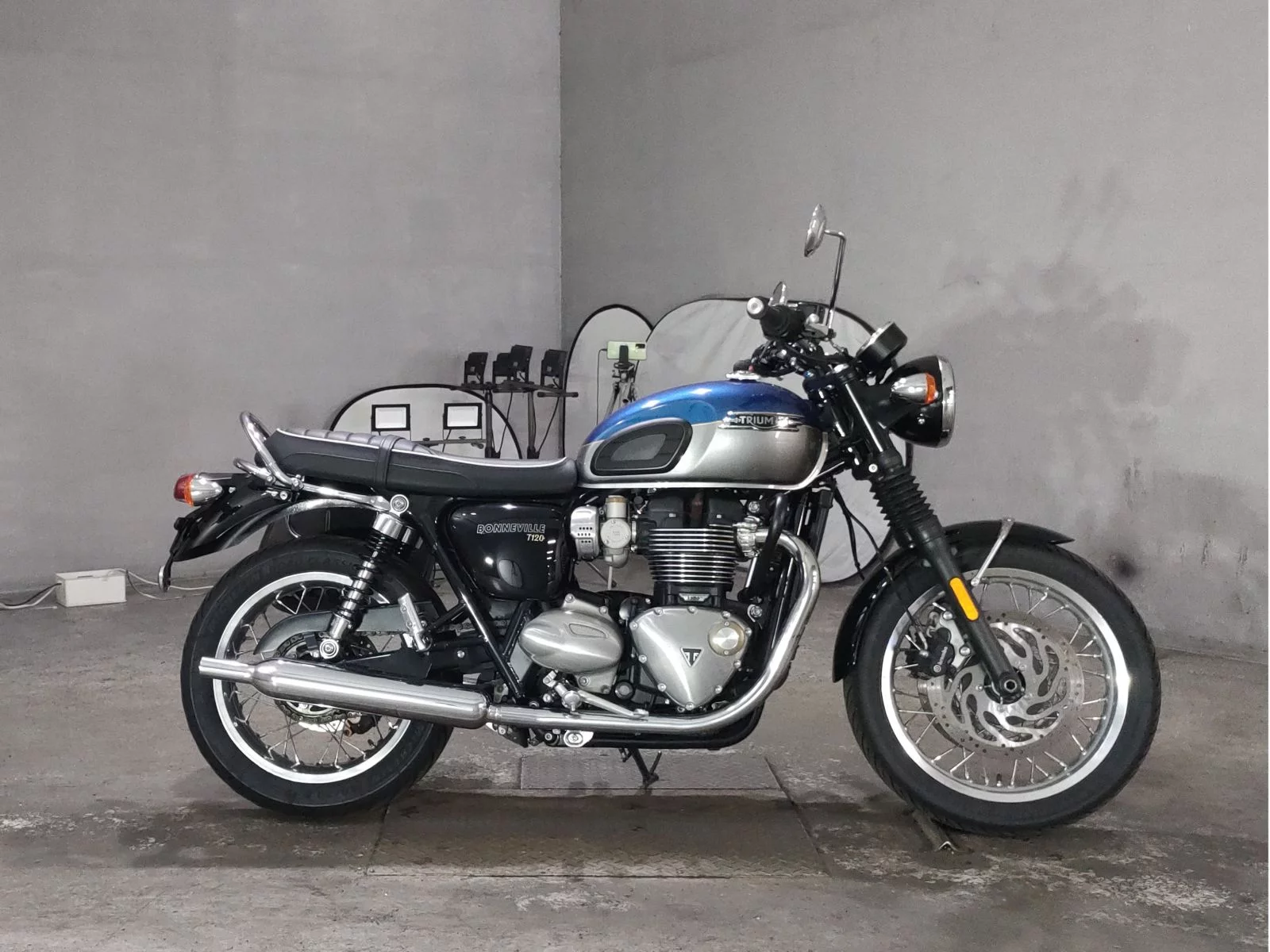 Triumph TRIUMPH T120 BONNEVILLE  с аукциона в Японии
