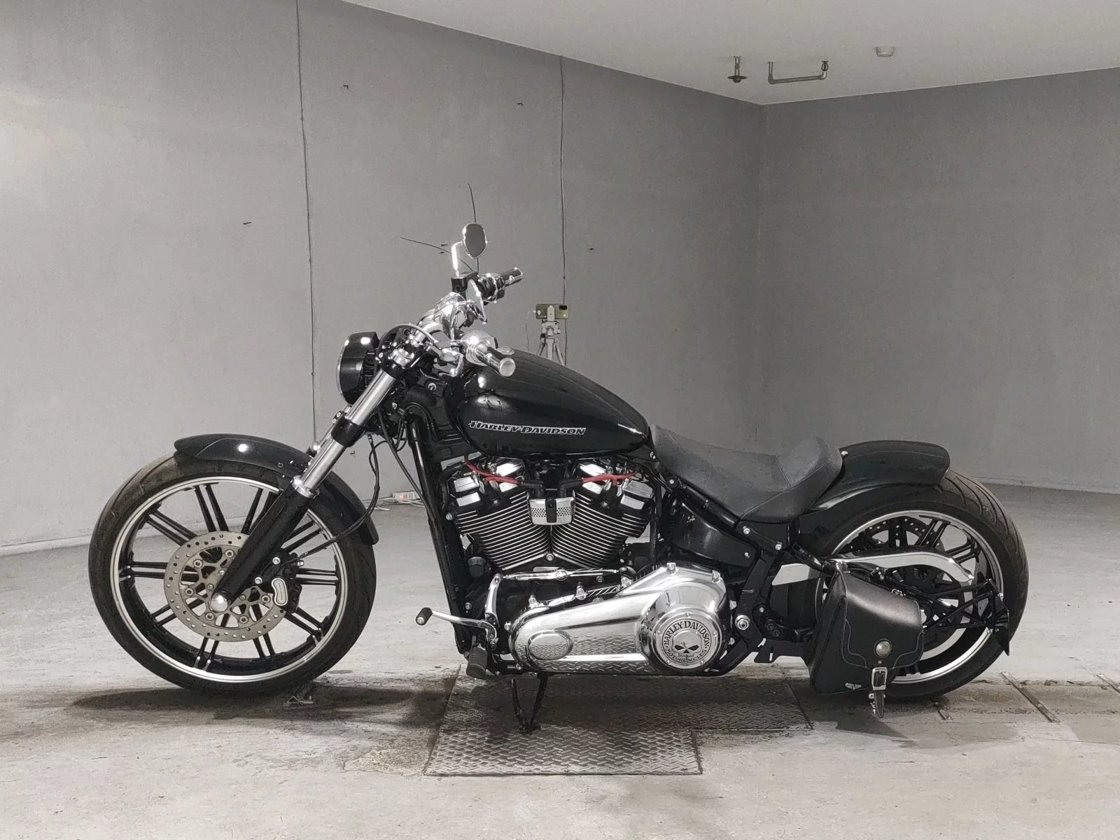 Harley-Davidson HARLEY FXBRS1870  с аукциона в Японии