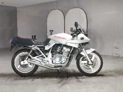 Suzuki GSX250 KATANA
