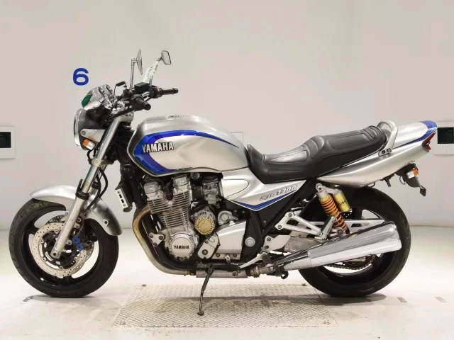 Yamaha XJR1300  с аукциона в Японии