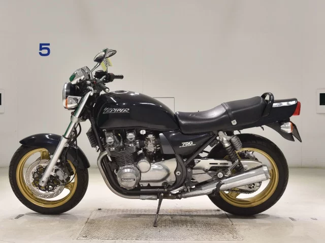 Kawasaki ZEPHYR750  с аукциона в Японии