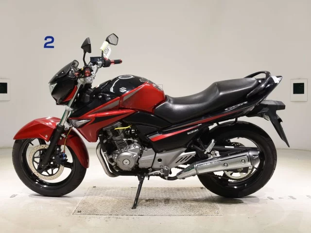 Suzuki GSR250  с аукциона в Японии