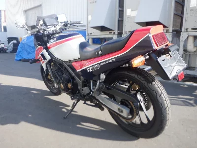 Yamaha FZ750