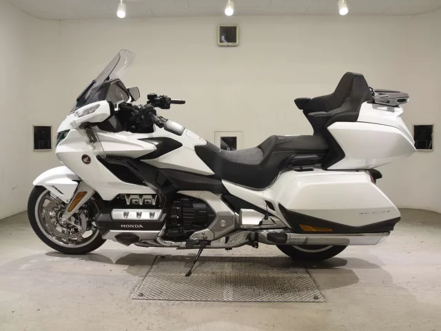 Honda GL1800 TOUR D  с аукциона в Японии