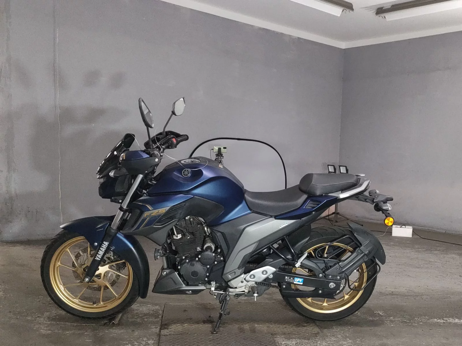 Yamaha FZS25  с аукциона в Японии