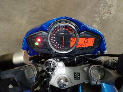 Suzuki GSR250