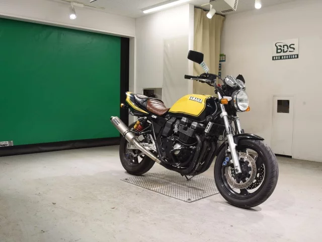Yamaha XJR400R-3  с аукциона в Японии