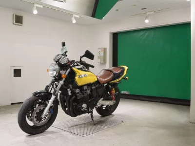 Yamaha XJR400R-3