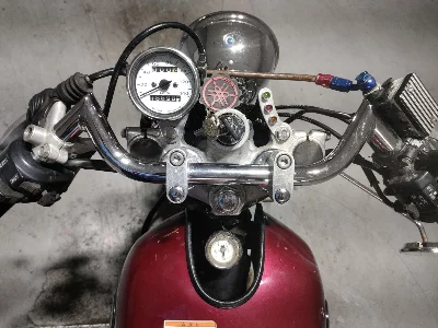 Yamaha SR400-1