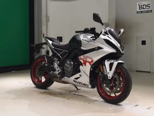Suzuki GSX-8R  с аукциона в Японии