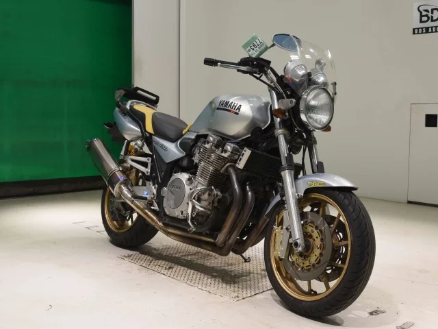 Yamaha XJR1300  с аукциона в Японии