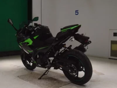 Kawasaki NINJA400-2