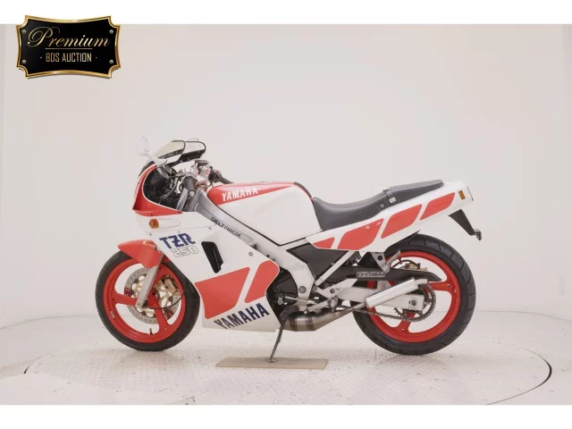 Yamaha TZR250-1  с аукциона в Японии