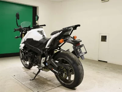 Suzuki GSR750A