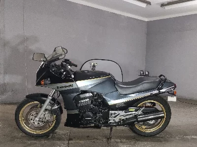 Kawasaki GPZ900R