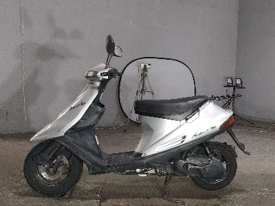 Suzuki ADDRESS V100