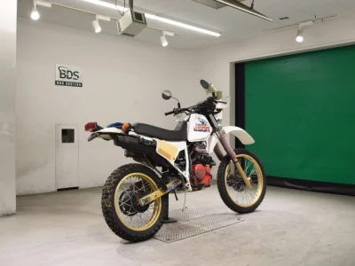 Honda XLR250R-1