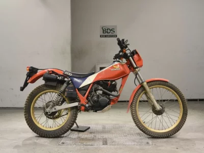 Мотоцикл из Японии Honda TLR200