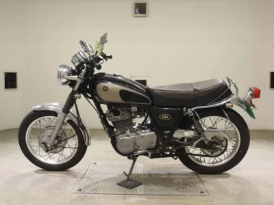 Yamaha SR400-2
