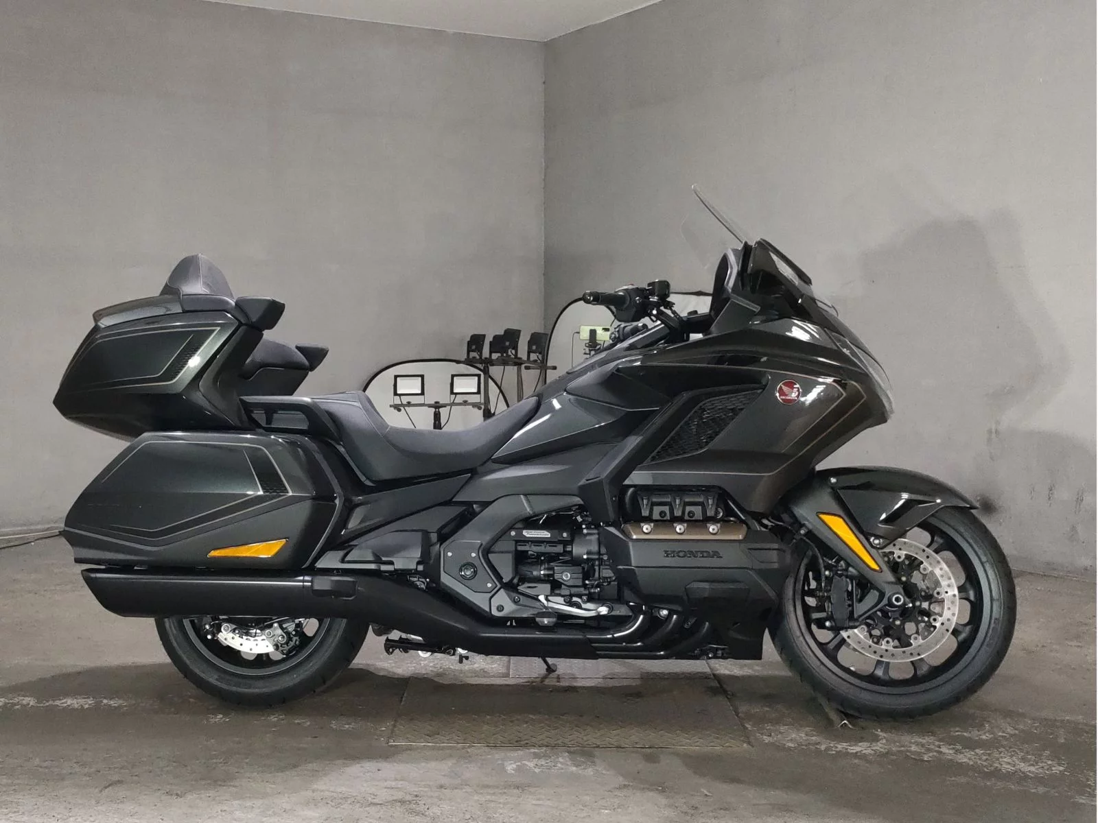 Honda GL1800 TOUR DCT  с аукциона в Японии