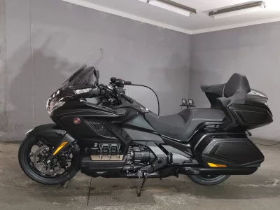 Honda GL1800 TOUR DCT