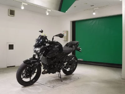 Kawasaki Z400-2