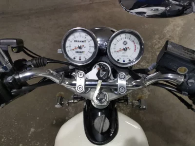 Yamaha SR400-1