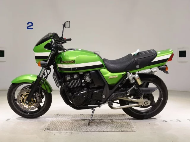 Kawasaki ZRX400  с аукциона в Японии