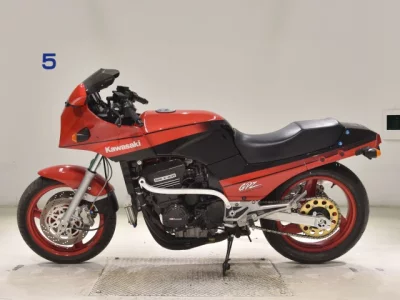 Kawasaki GPZ900R