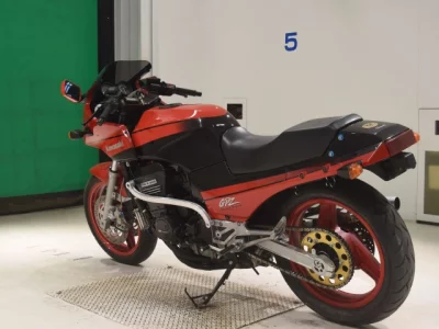 Kawasaki GPZ900R