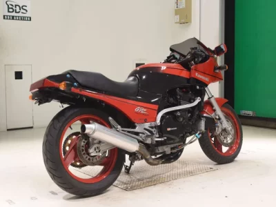 Kawasaki GPZ900R