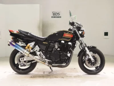 Yamaha XJR400R-3