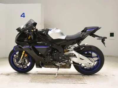 Yamaha YZF-R1M