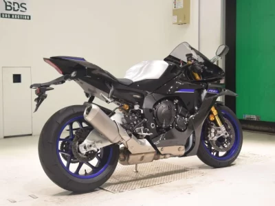Yamaha YZF-R1M