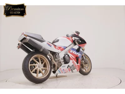 Honda RVF750