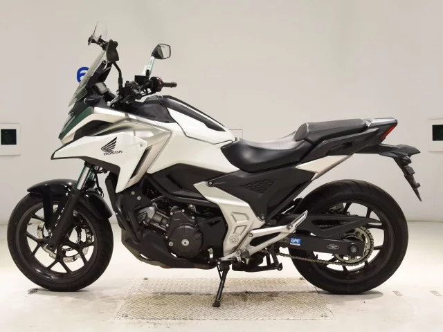 Honda NC750X-3 2021