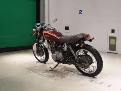 Yamaha SR400-2