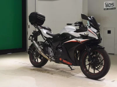 Suzuki GSX250RA
