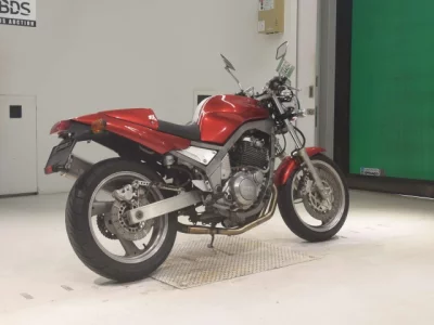 Yamaha SRX600-4