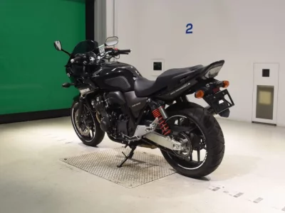 Honda CB400SFV-4 BOLDORABS с аукционов Японии