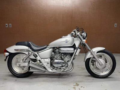 Honda V-TWIN MAGNA