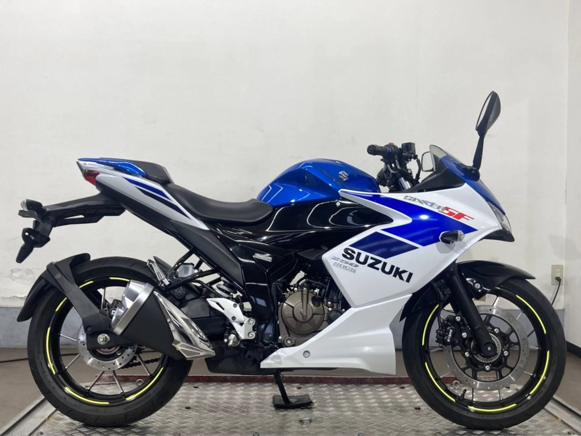 Suzuki JIKUSA-SF250  с аукциона в Японии