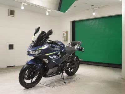 Kawasaki NINJA400-2
