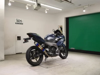 Kawasaki NINJA400-2