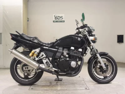 Yamaha XJR400R-3