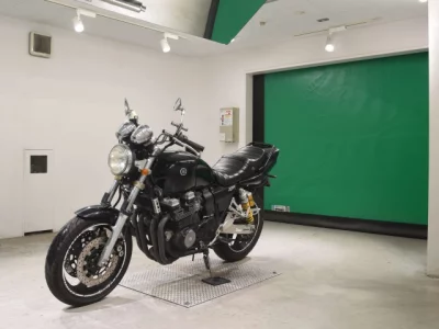Yamaha XJR400R-3