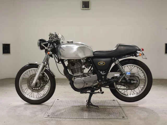Yamaha SR400-3  с аукциона в Японии