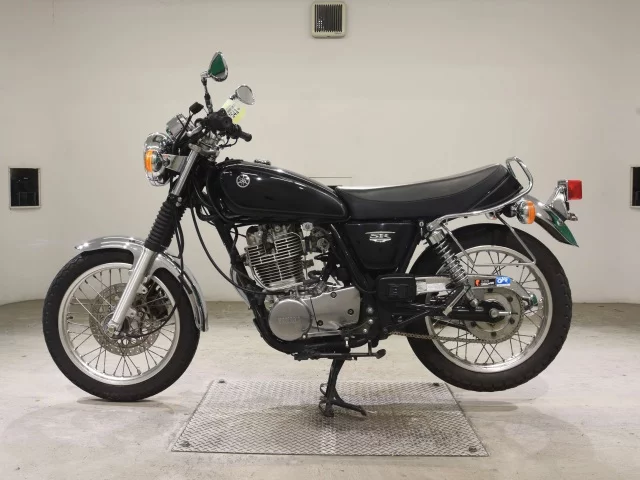 Yamaha SR400-4  с аукциона в Японии